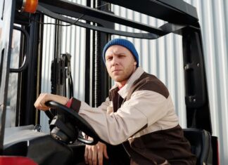 Czym napędzane są wózki widłowe elektryczne